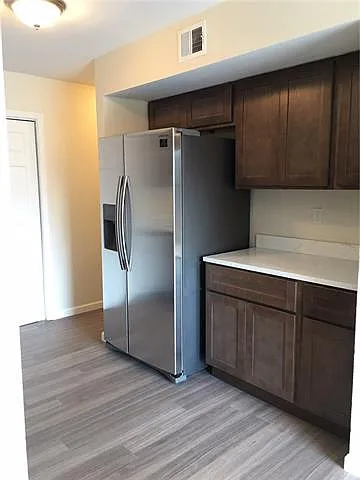 50 Carriage Ln #D — Photo 8