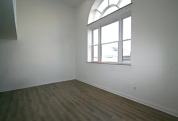 769 Montgomery Street, #220