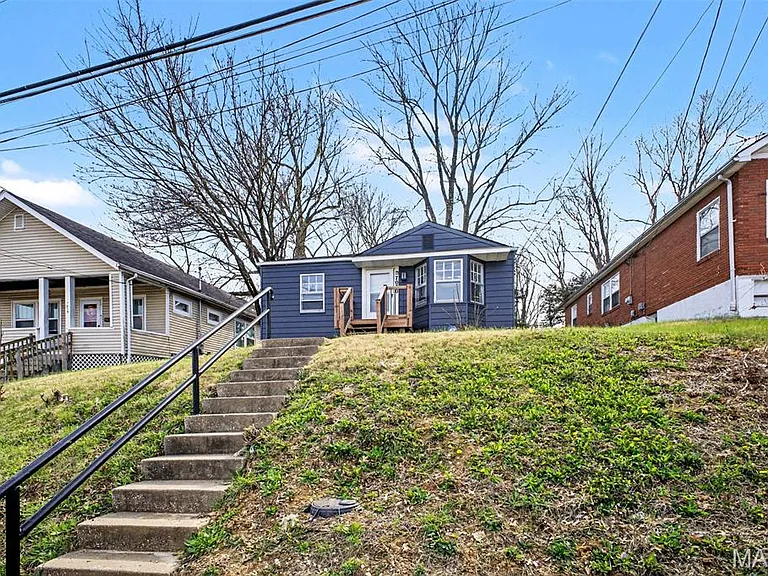 7030 Emma Ave — Photo 3