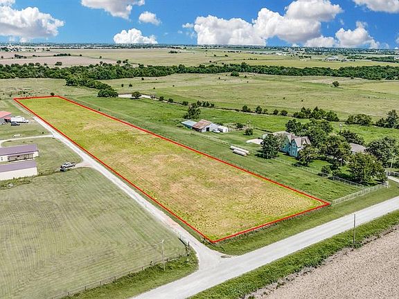 3rd image of 17780 Saddleback Ln