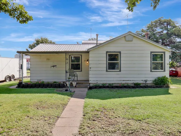 124 S Collingwood St, Pretty Prairie, KS 67570