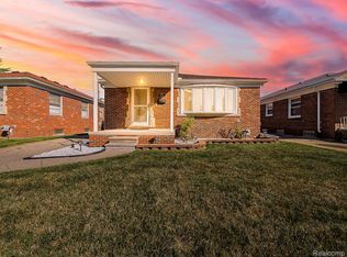 15329 Veronica Ave, Eastpointe, MI 48021
