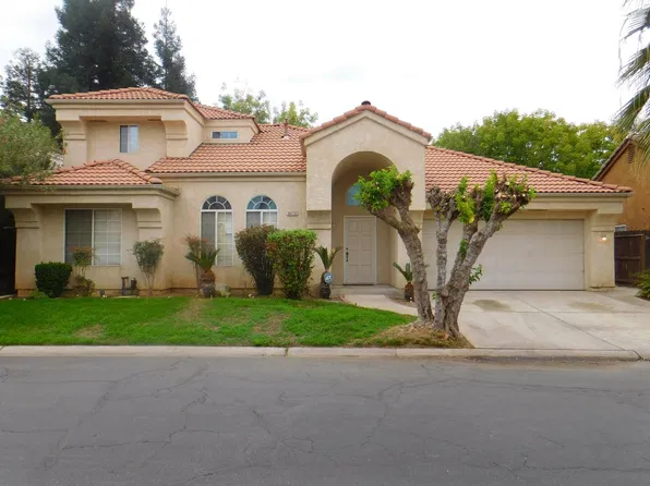 9479 N Whitehouse Dr, Fresno, CA 93720