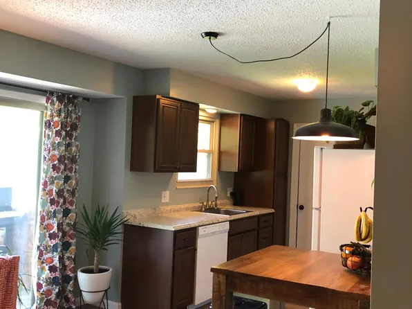 5670 S Ferguson Ave, Springfield, MO 65810