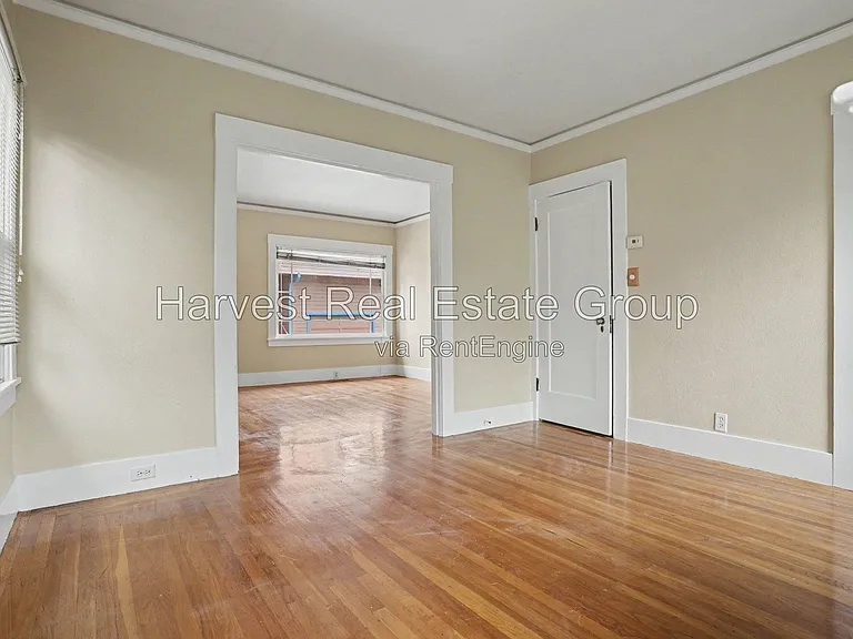 2156 Clinton Ave #D — Photo 6