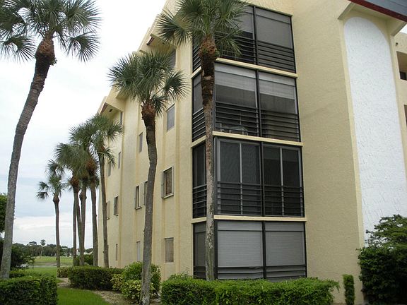 2nd image of 23279 Barwood Ln Unit 301