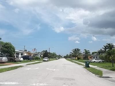 5th image of 19645 NW 12th Ct