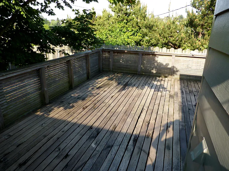 Deck, privacy