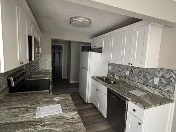 1 Pollux Cir W, Portsmouth, VA 23701