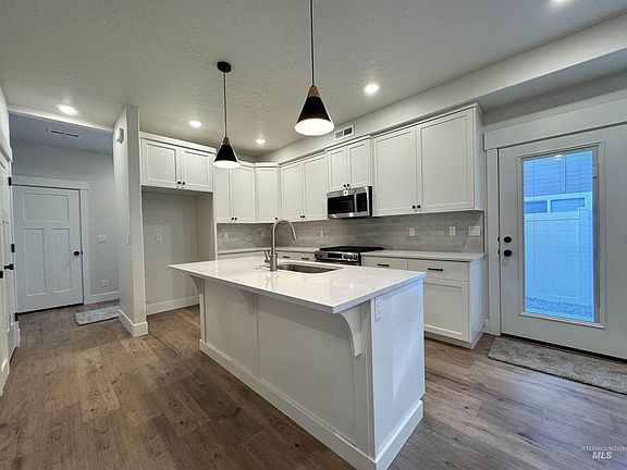 3rd image of 106 NE 3rd St