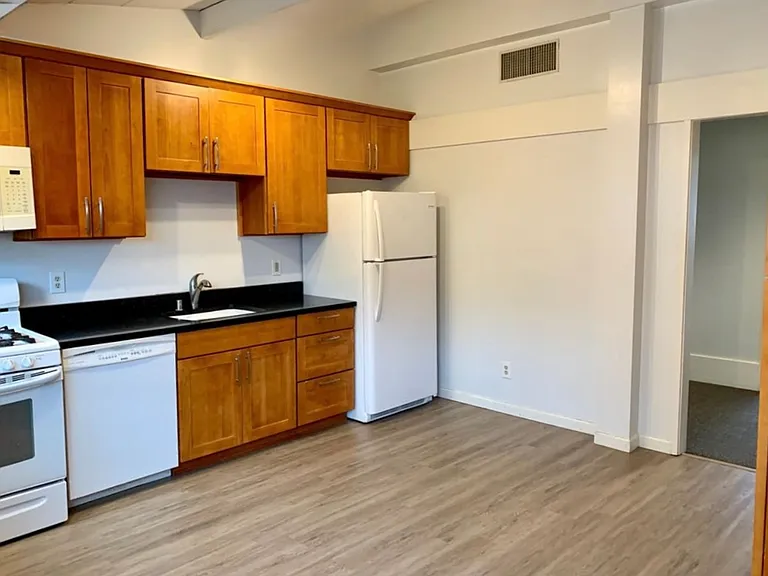 5225 15th Ave NE #C — Photo 13