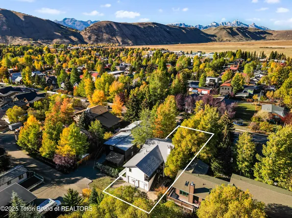 680 E Hansen Ave, Jackson, WY 83001
