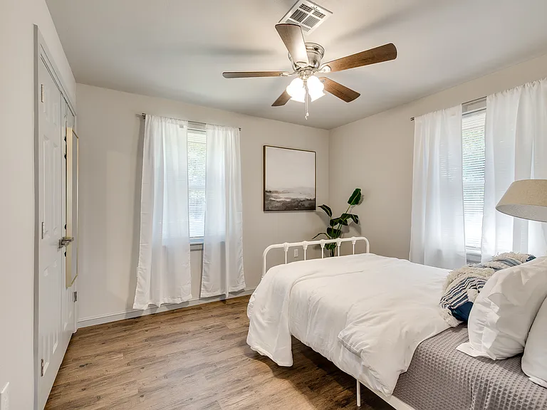 2841 Cambridge Ct — Photo 7