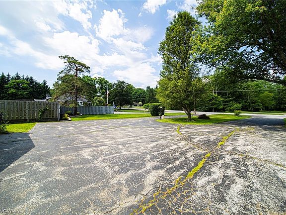 4th image of 12823 Lynn Dr