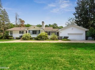 14543 Lakeshore Rd, Three Oaks, MI 49116