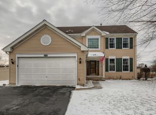 5738 Breezeland Rd, Carpentersville, IL 60110