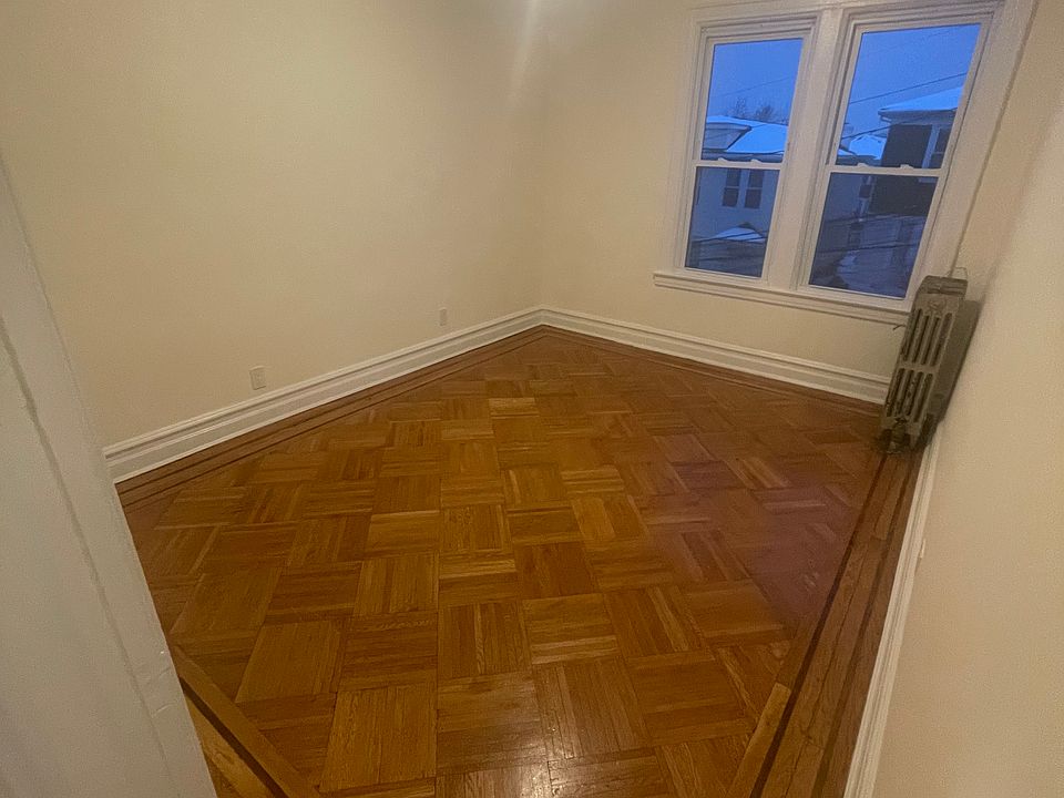 1st image of 20 Lane St #3