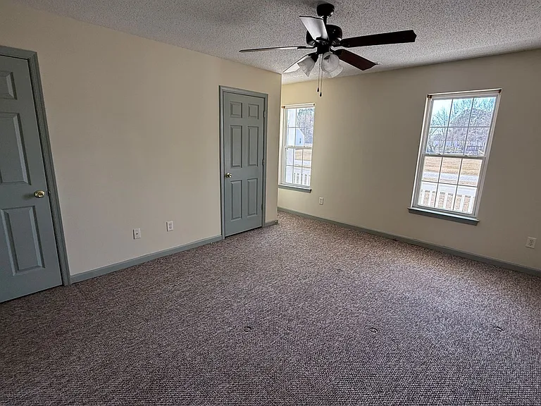 105 Taylors Ct — Photo 7