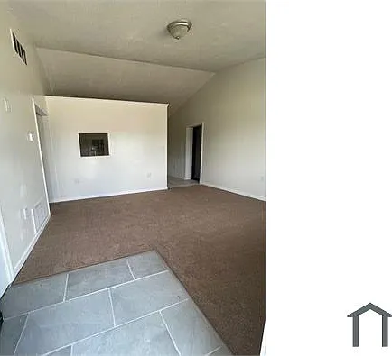 872 Abbott Ave — Photo 1