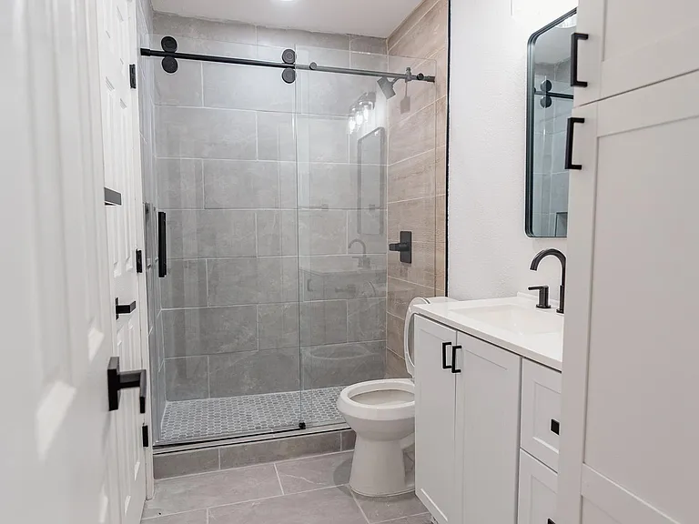 2027 Lucerne Cir — Photo 23