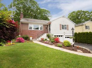 145 Saxon Dr, Mamaroneck, NY 10543