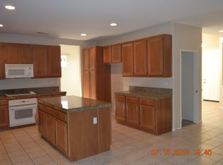 44041 Chaparral Dr, Lancaster, CA 93536