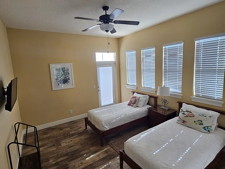 123 Harding Ave — Photo 12