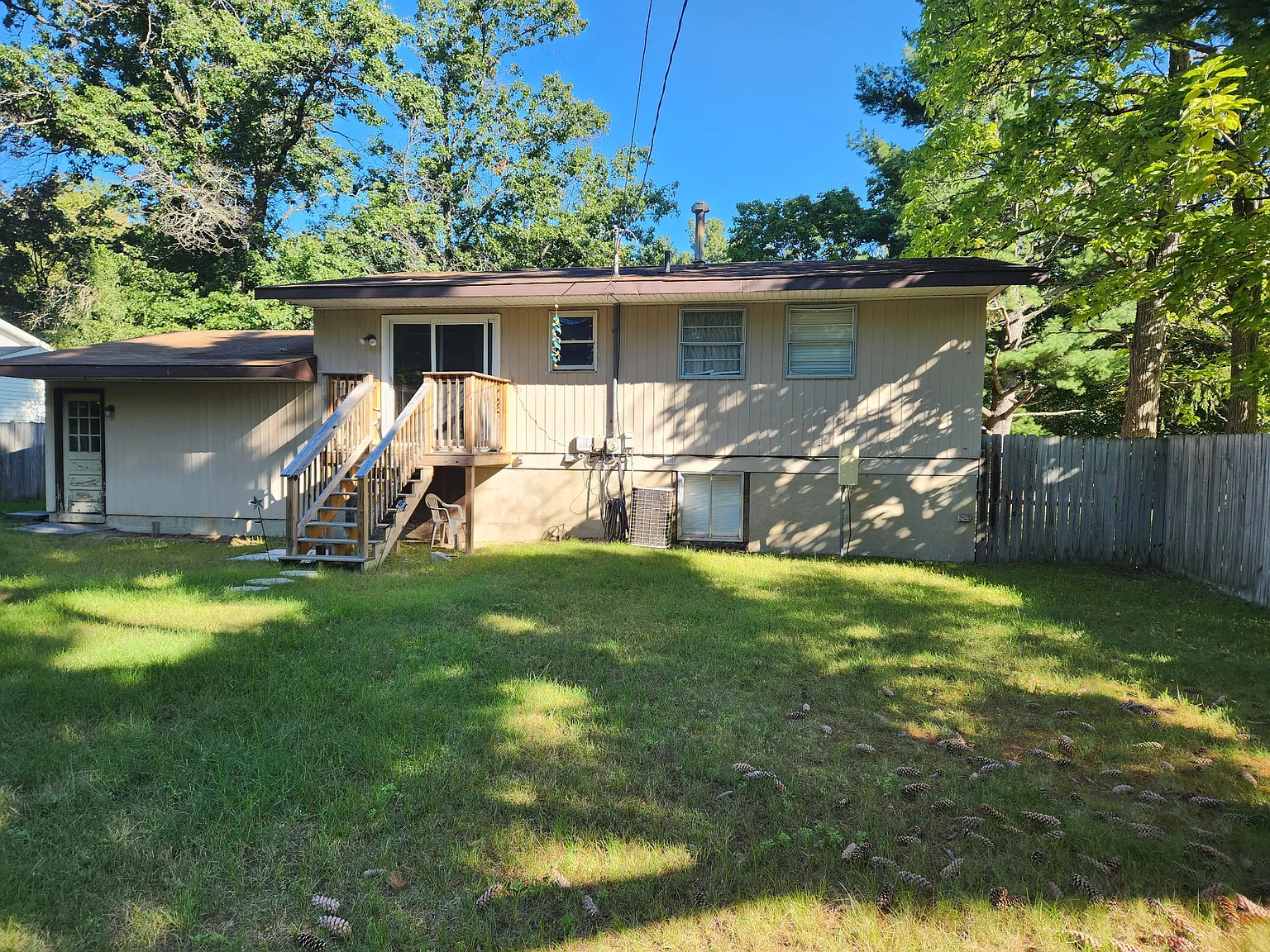 4 bed, 1630 sqft, $1,800 — Photo 2