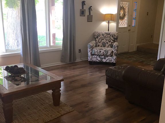 3rd image of 26 Fairwood Dr
