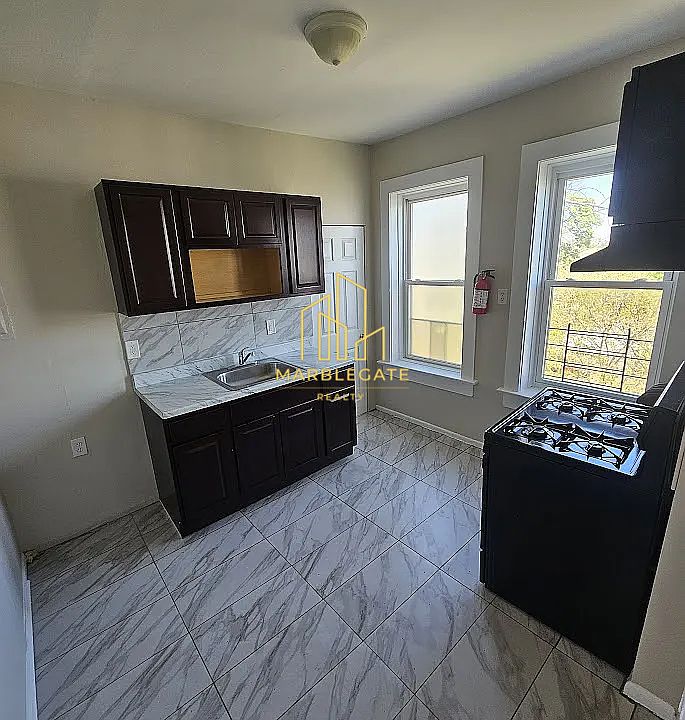 1st image of 220 Roseville Ave #4111