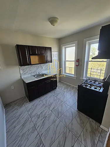 220 Roseville Ave #4111 Photo 1