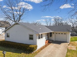 618 N Chestnut St, Cameron, MO 64429