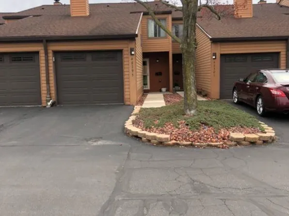 48295 Bayshore Dr, Belleville, MI 48111