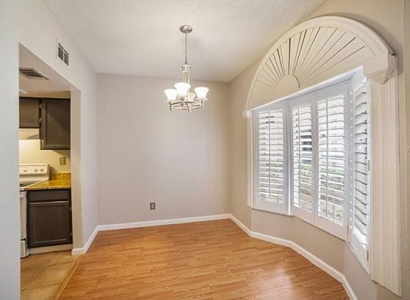 5th image of 409 S Audubon Ave Unit 2