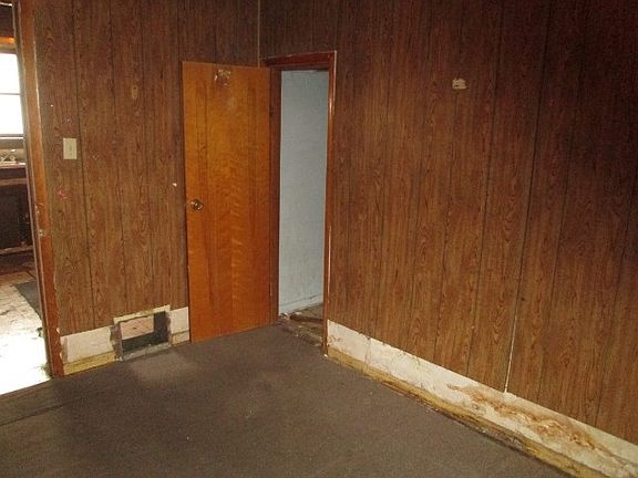 4th image of 838 Kosciuszko St