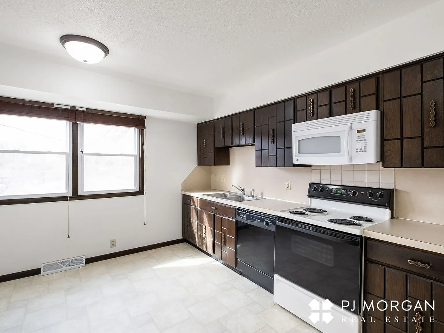 3 Bed 3 Bath Duplex — Photo 3