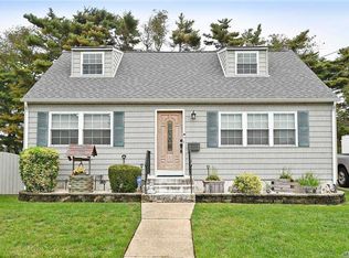 197 Ava Dr, East Meadow, NY 11554