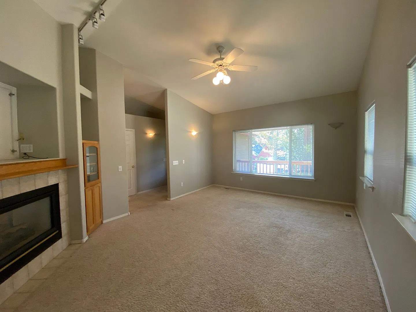 Knoxville, 1145 NW - 01145-KNOX — Photo 4