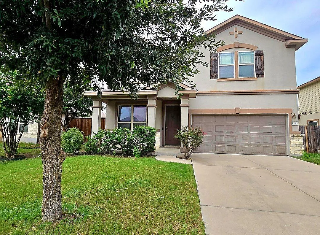 3 bed, 2.5 bath, 2276 sqft, $2,050 — Photo 1