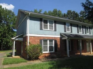 6047 Quiet Cove Ct, Charlotte, NC 28215