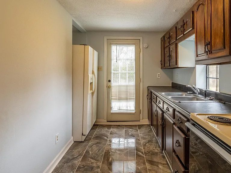 104 Wilder St — Photo 8