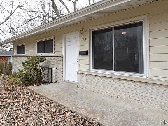 4th image of 1980 Parker Rd