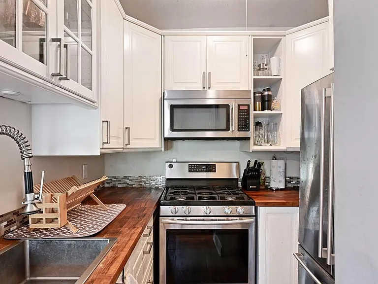 2733 Girard Ave S #205 — Photo 9