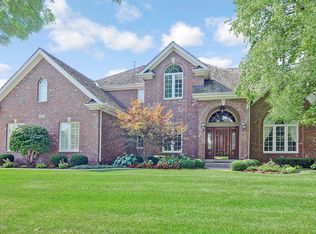 6 Clubside Ct, Burr Ridge, IL 60527
