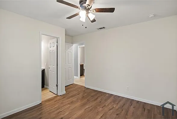 903 Hester St — Photo 10