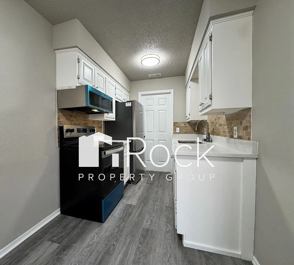 Move In by August 31 & Get $1,000 Off! 3 Bedroom Townhome in West OKC — Photo 2