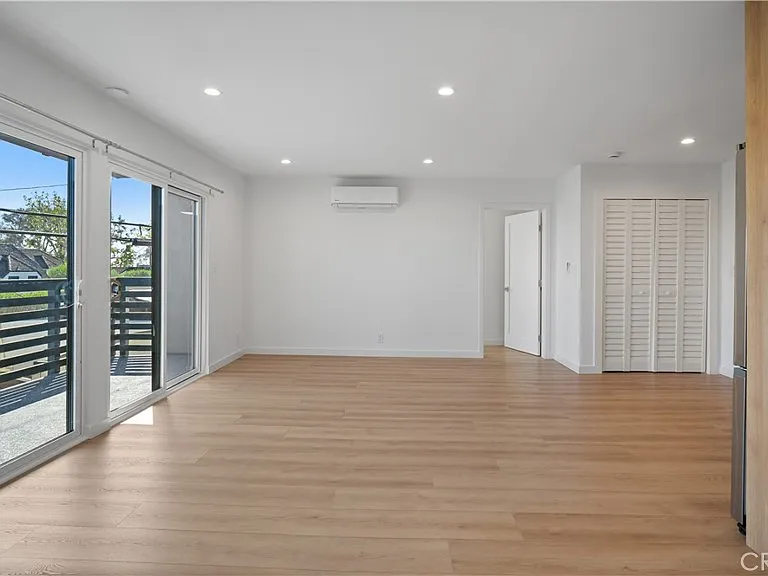 1105 N Coast Hwy — Photo 9