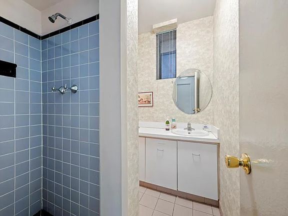 5th image of 330 E 70th St APT 1W