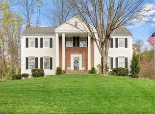 260 Gates Ave, Gillette, NJ 07933