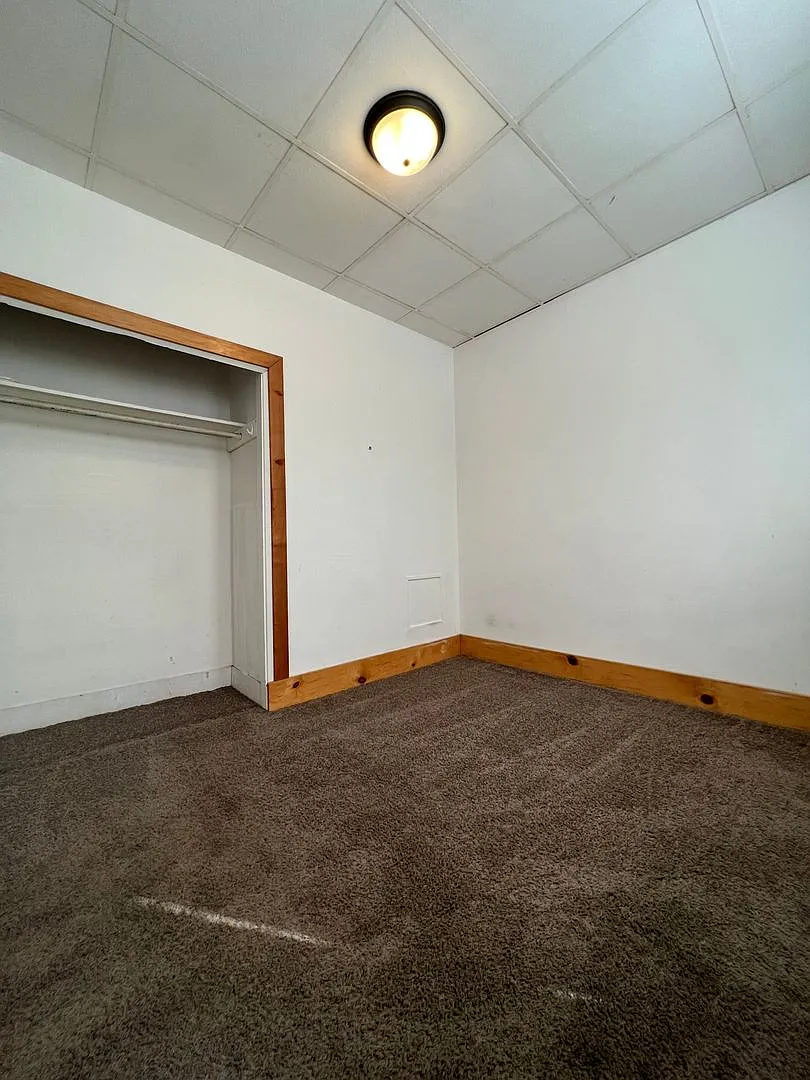 Hoff - 04 - 2809 South Ave — Photo 1